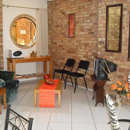 8 Royal Palm B&B Umhlanga Rocks Buitenkant foto