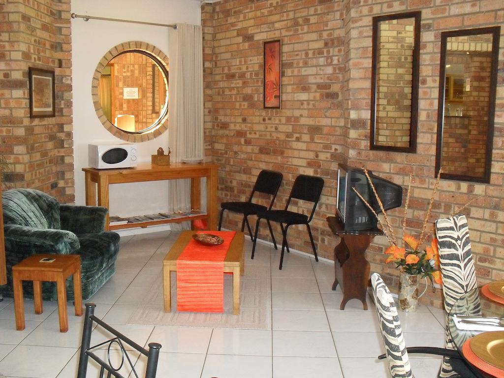 8 Royal Palm B&B Umhlanga Rocks Buitenkant foto