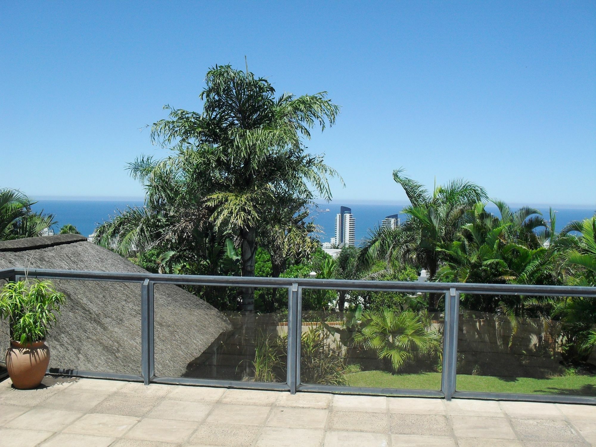8 Royal Palm B&B Umhlanga Rocks Buitenkant foto